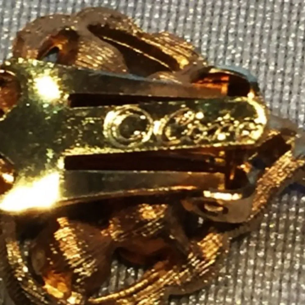DETAILED GOLDTONE CRYSTAL OPEN WORK CORO VTG CLIPS